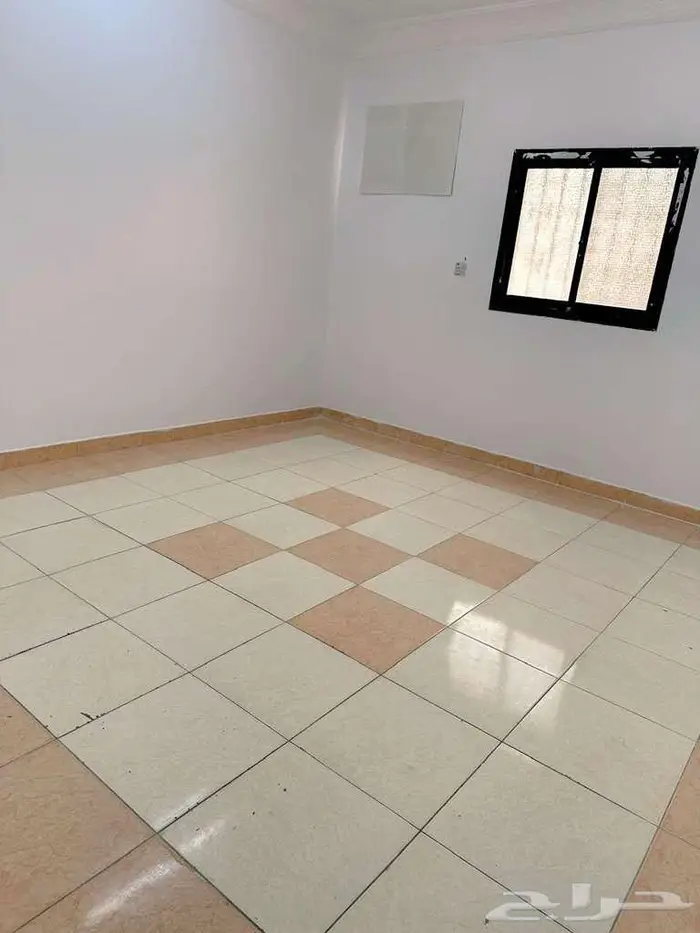 القدس 4 غرف وصالة مجددة مطبخ راكب شقة واسعة 1