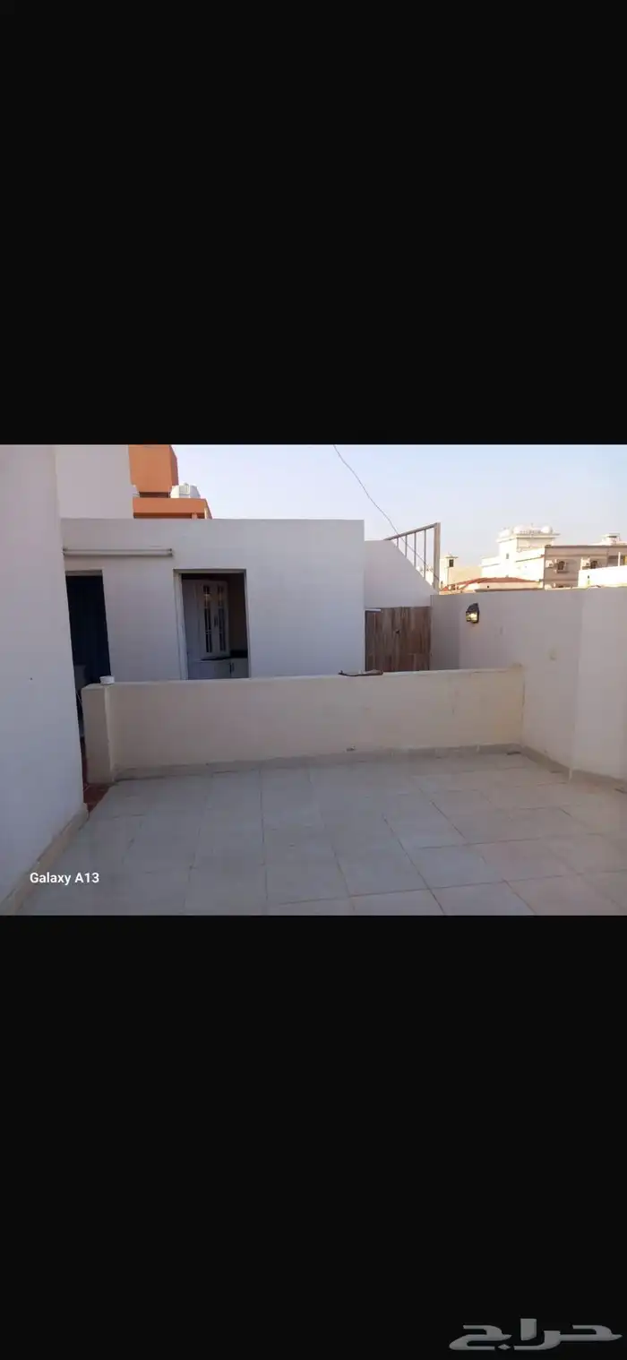 شقة روف غرفه وصاله الواحه للايجار 0