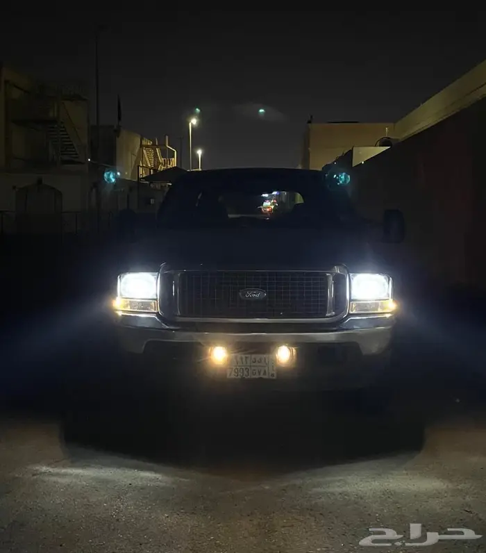 Ford Excursions 2004 34