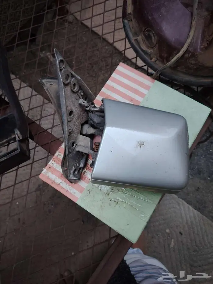 قطع متنوعة للمرسيدس والنيسان الصني 10