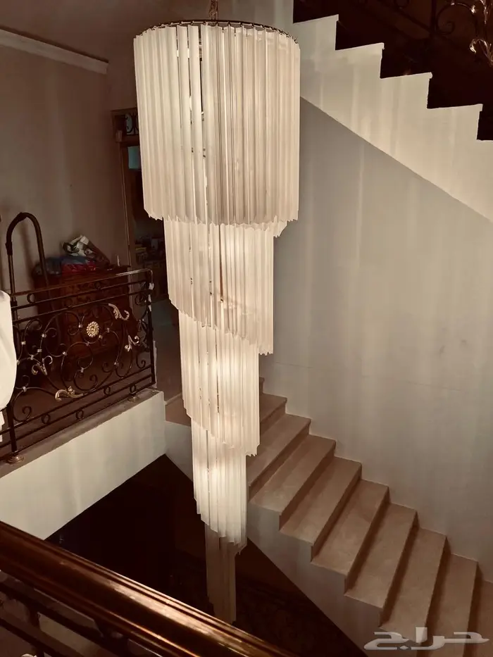 ثريا فاخره تعليق من سقف السطح للدور الأرضي 0