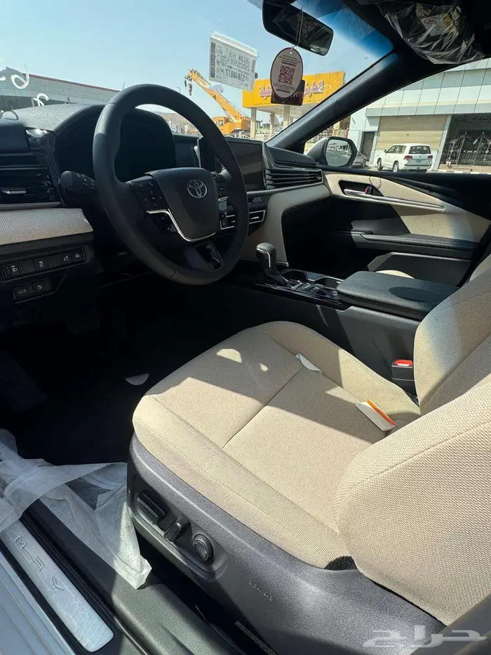 تويوتا كامرى LE هايبرد 2500 cc ابيض هايبرد موديل 2025 7