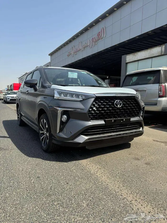 تويوتا فيلوز فل كامل 1500 cc رمادى موديل 2025 1
