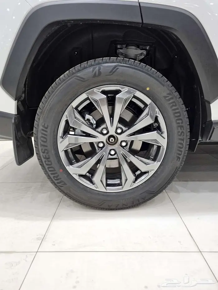 تويوتا راف 4موديل 2025 XLE 2