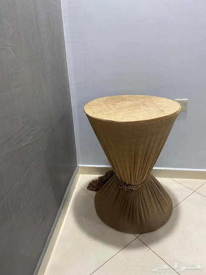 طاولة للبيع 0