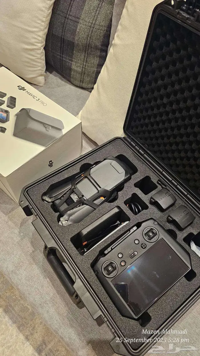 درون DJI Mavic 3 pro fly more combo with RC PRO 2