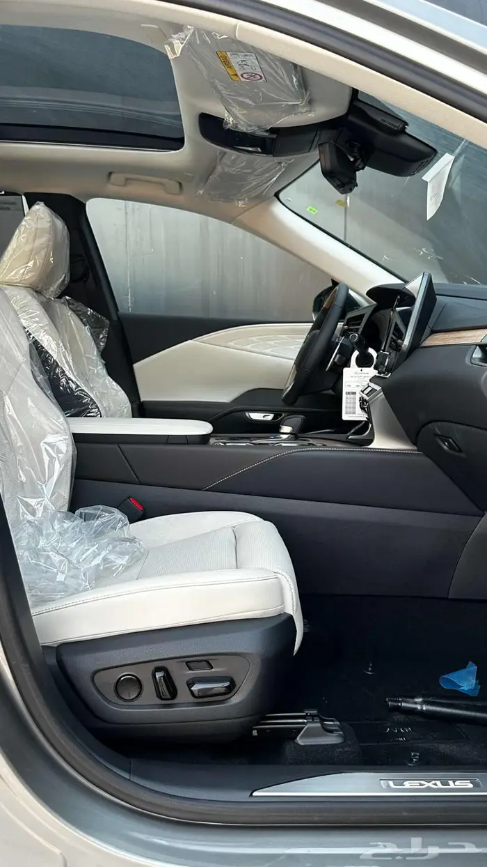 لكزس RX350 BH 2025 لدى شركة عبدالمجيد الخضر 12