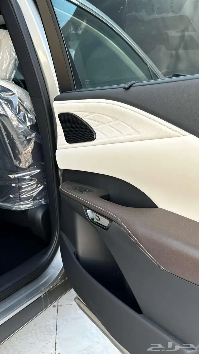 لكزس RX350 BH 2025 لدى شركة عبدالمجيد الخضر 11