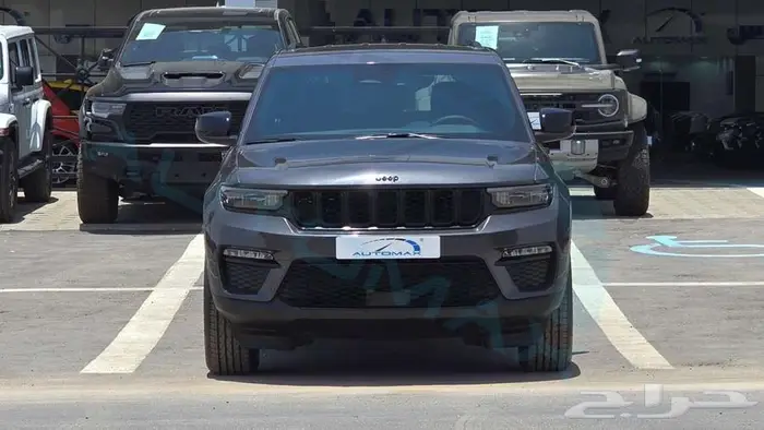 جيب جراند شيروكي لاريدو 2024 خليجي اصفار مع ضمان الوكيل 2