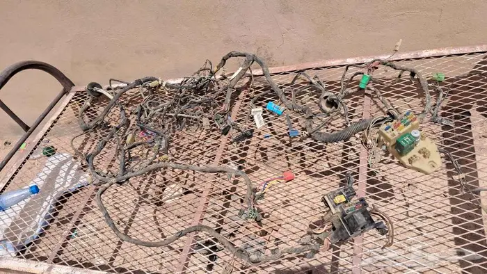 للبيع قطع هلكس تشليح من مديل 84 إلى 88 63