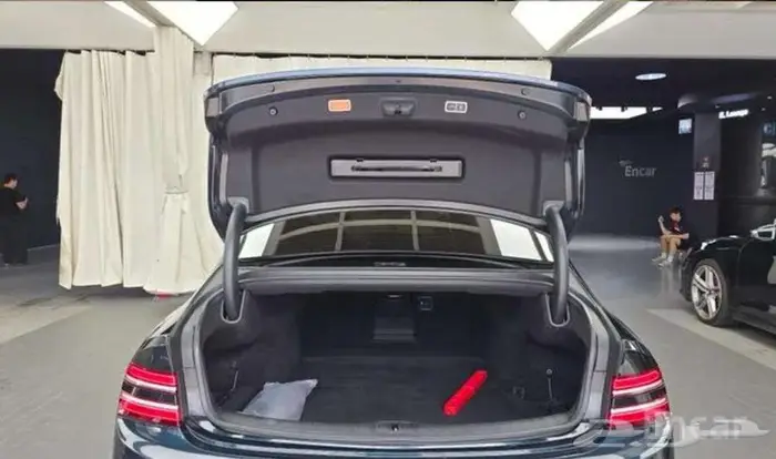 جنسس G80 2025 14