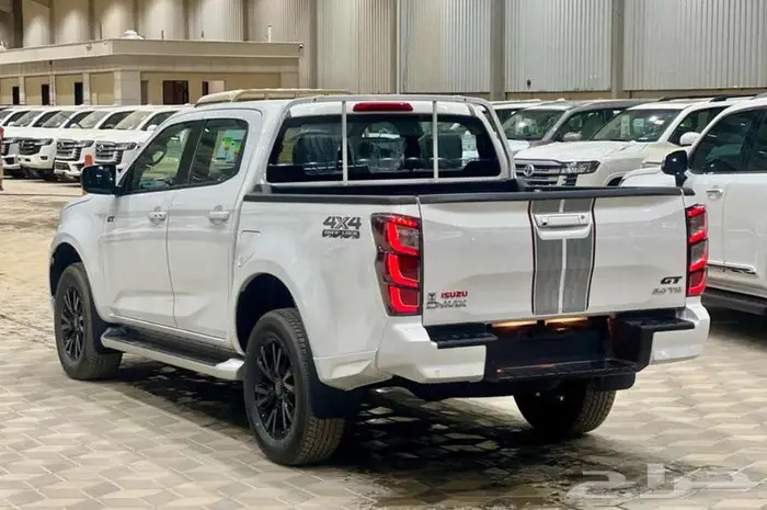 ايسوزو ديماكس جي تي 2025 3