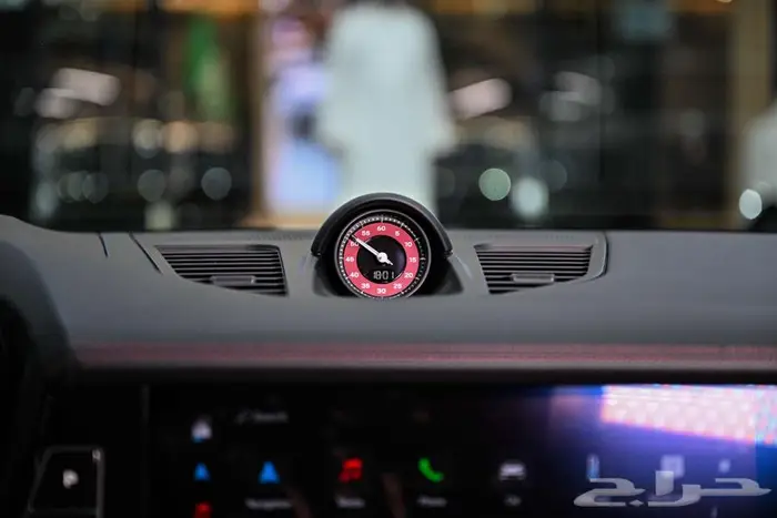 شركة البريمي لسيارات بورش Panamera 10