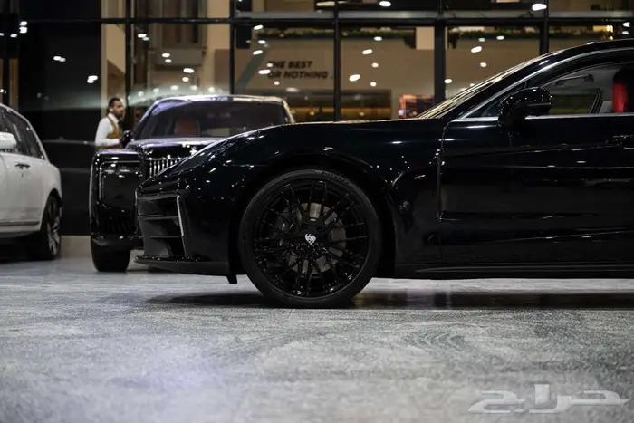 شركة البريمي لسيارات بورش Panamera 4