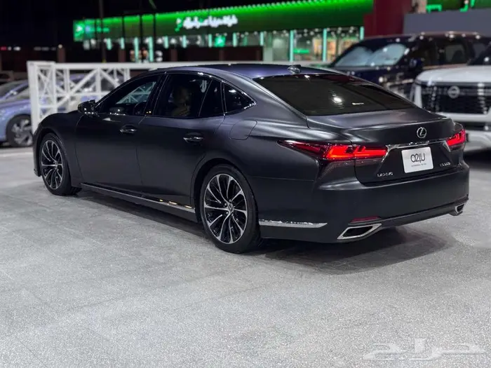 لكزس LS500 موديل 2023 3