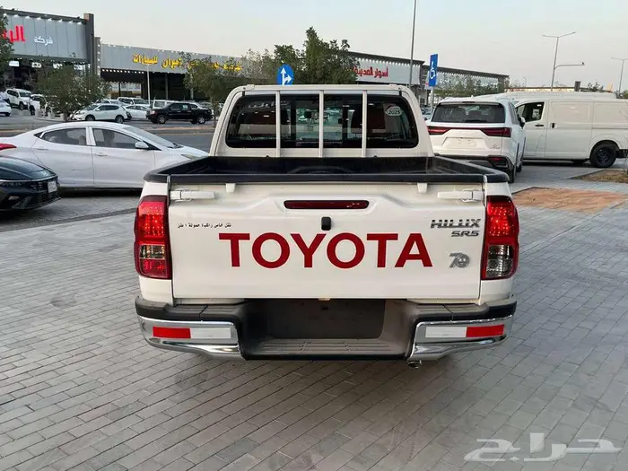 هايلوكس غمارتين اوتوماتيك جنوط بنزين وارد الساير 2025 9