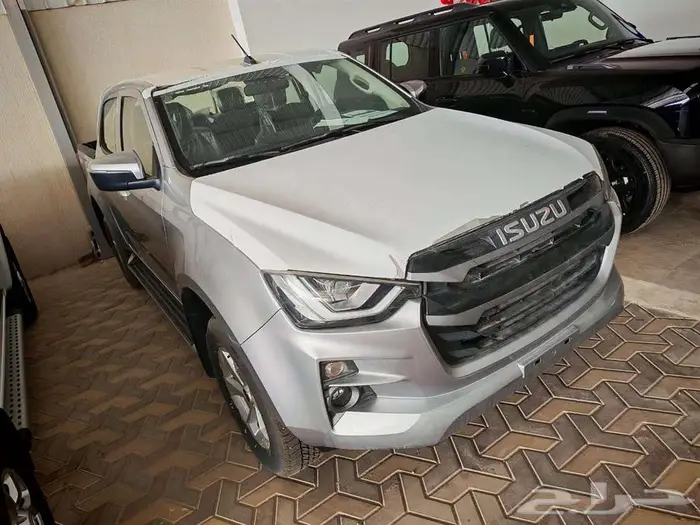 ايسوزو ديماكس نص فل خليجي موديل 2024 1