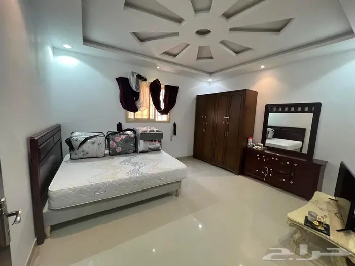 غرفة نوم ممتازه بدون مرتبه 1