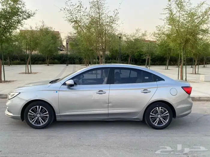 للبيع MG5 2023 فل كامل 2