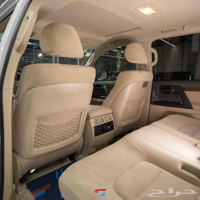 تويوتا لاندكروزر GXR V8 موديل 2016 7