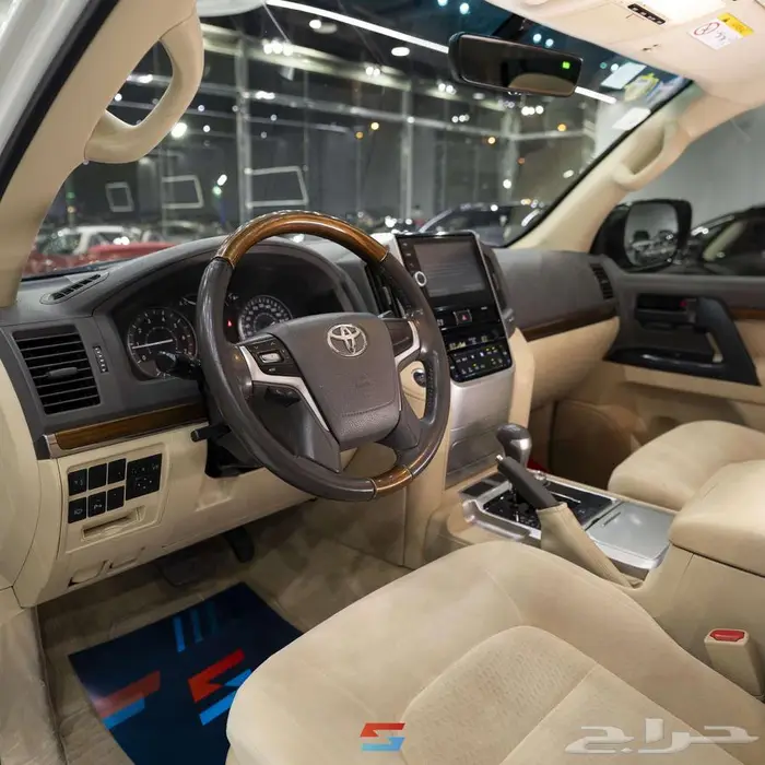 تويوتا لاندكروزر GXR V8 موديل 2016 5