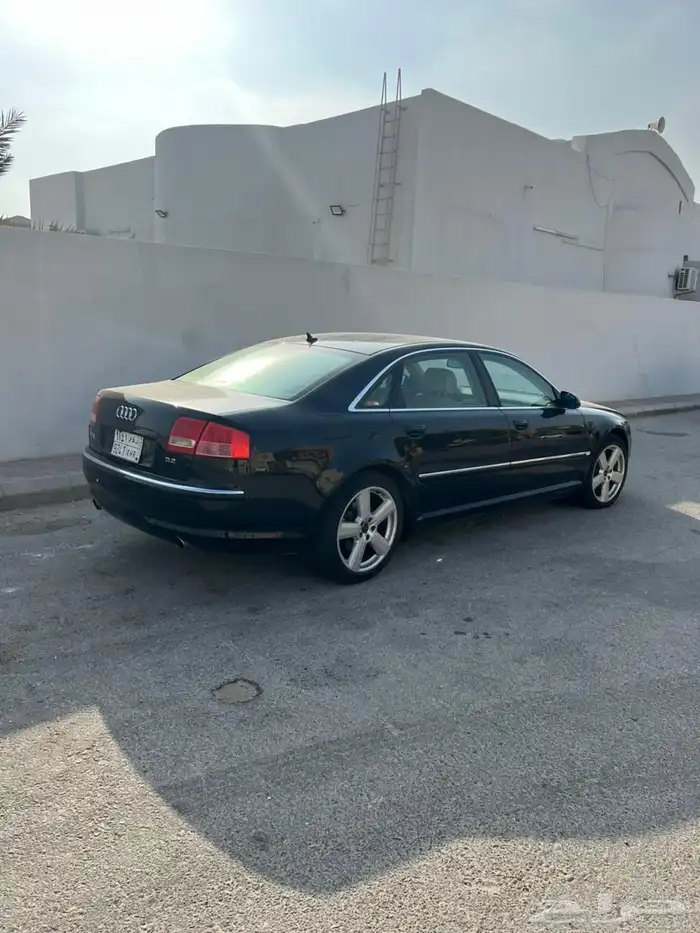 اودي A8 1