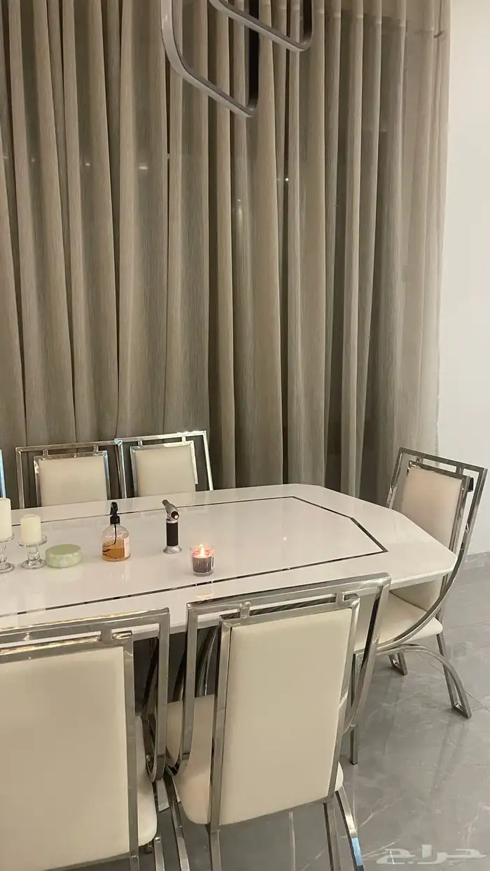 طاولة طعام 2