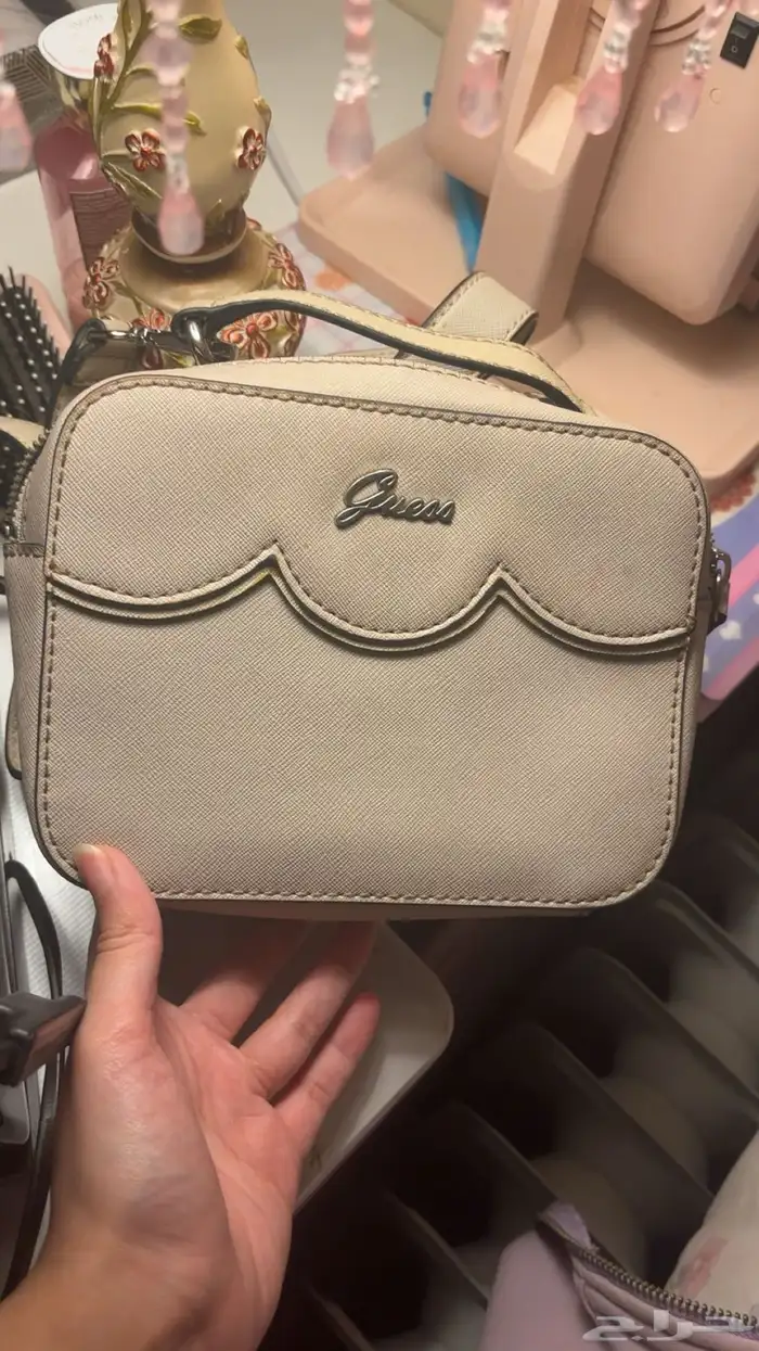 شنطة جيس guess 0