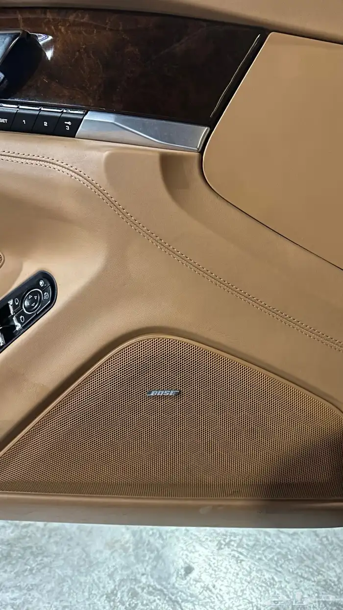 بورش باناميرا 16