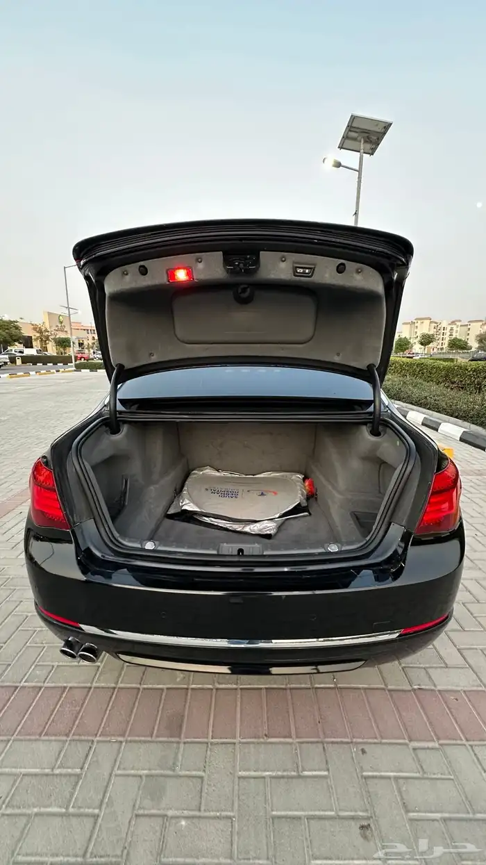 BMW 730 LI Gcc. 2015. 2 key. 125000 km. full option 5