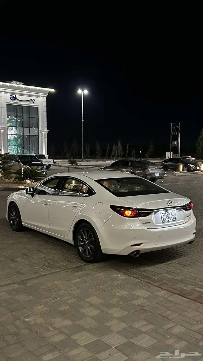 للبيع مازدا 4