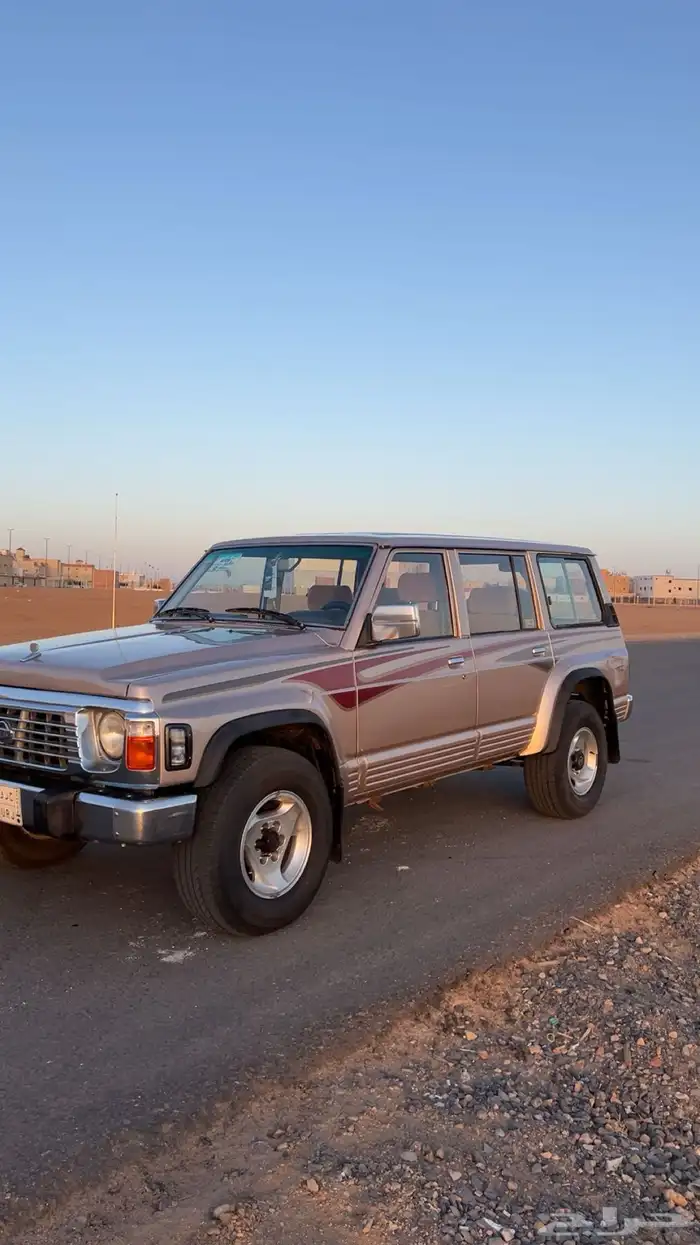 باترول 1994 ذهبي 3