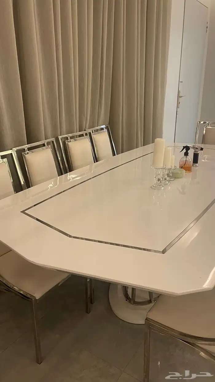 طاولة طعام 3