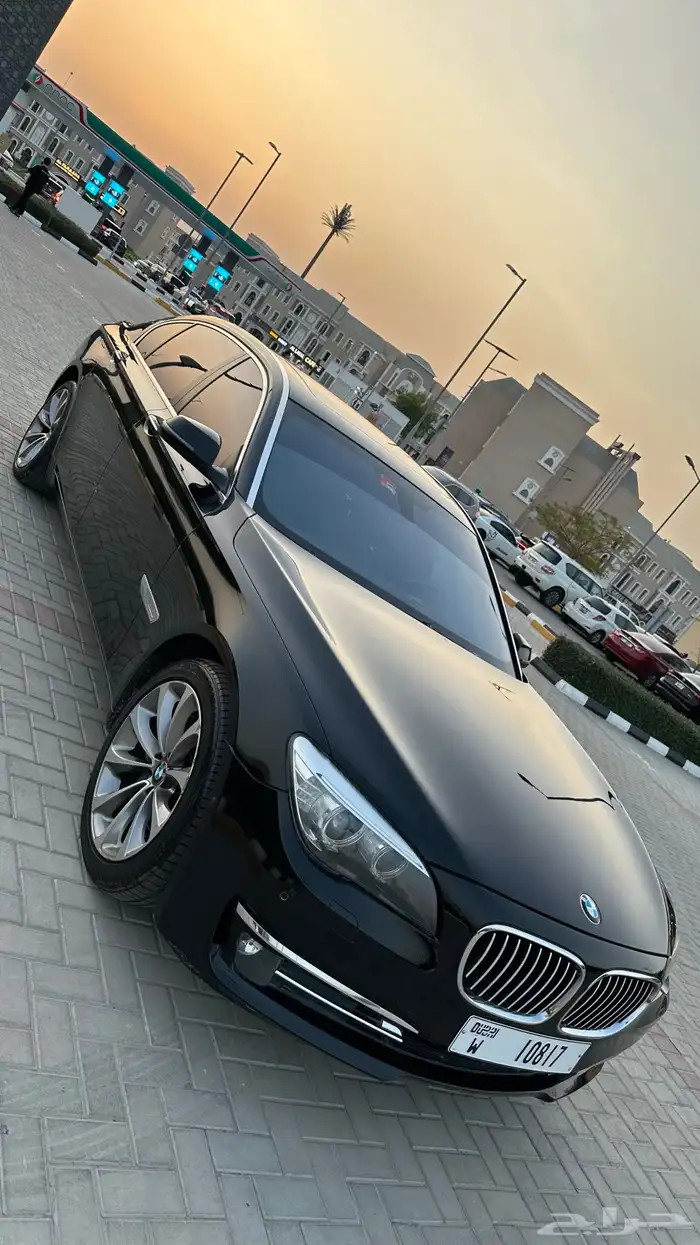 BMW 730 LI Gcc. 2015. 2 key. 125000 km. full option 2