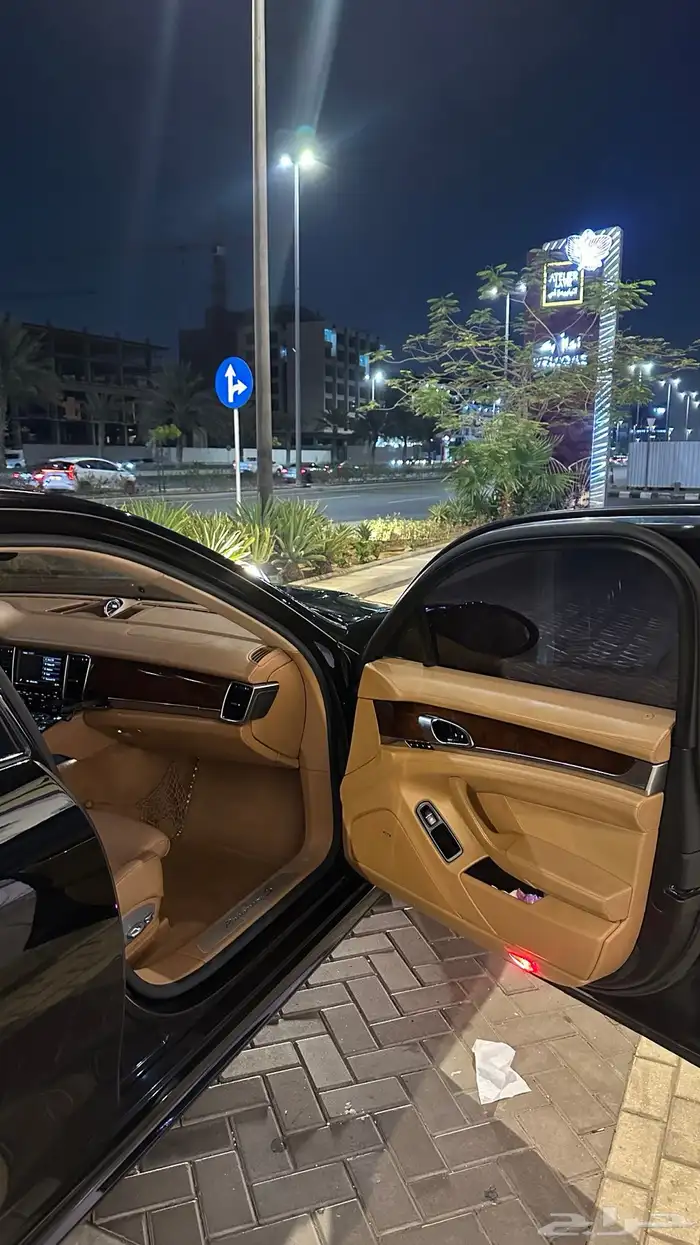 بورش باناميرا 10