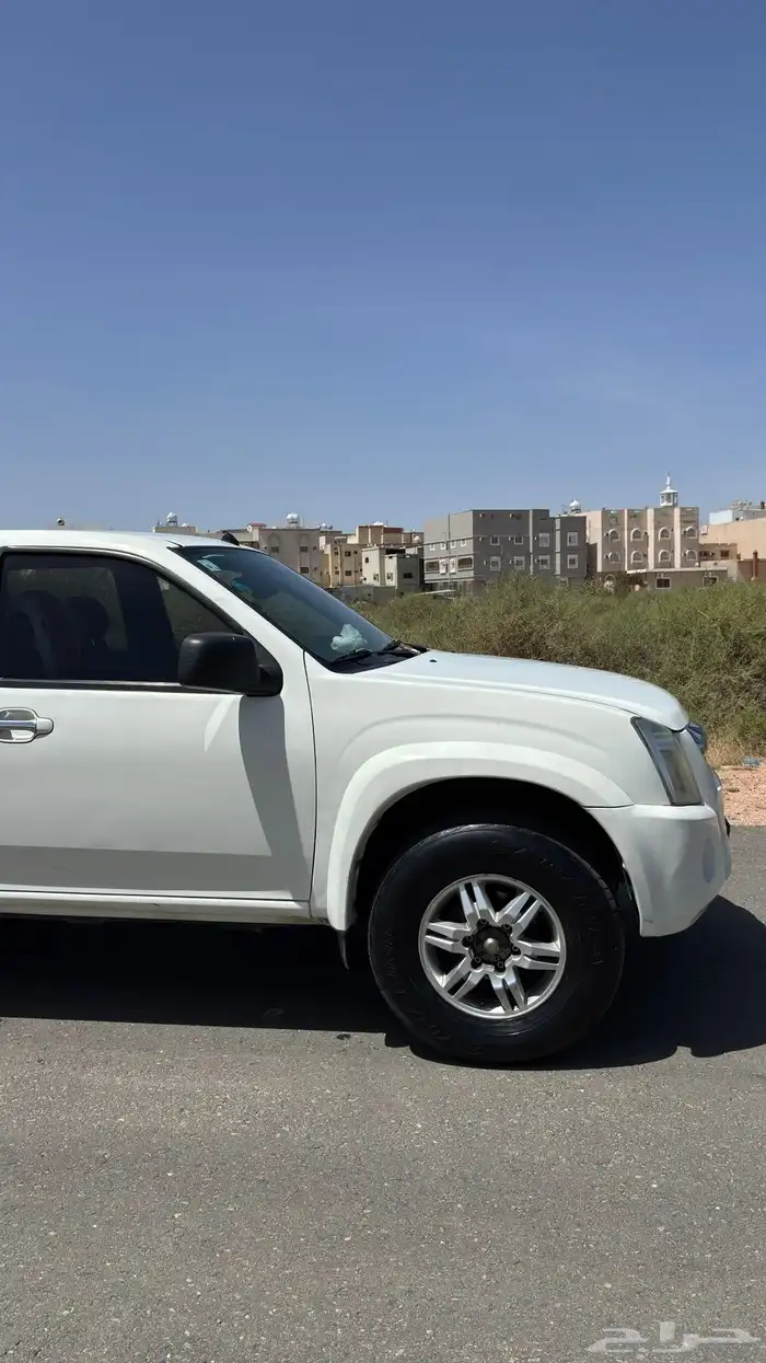 ايسوزو نظيف موديل 2012 5