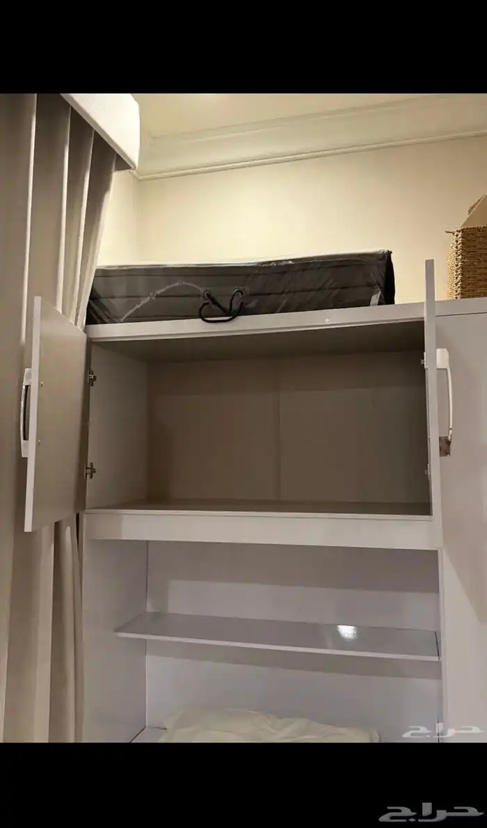 سرير طفل و دولاب نظيف مره 2