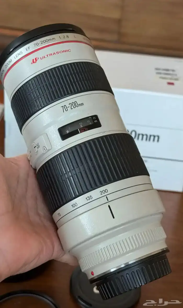 عدسة كانون 70-200 1