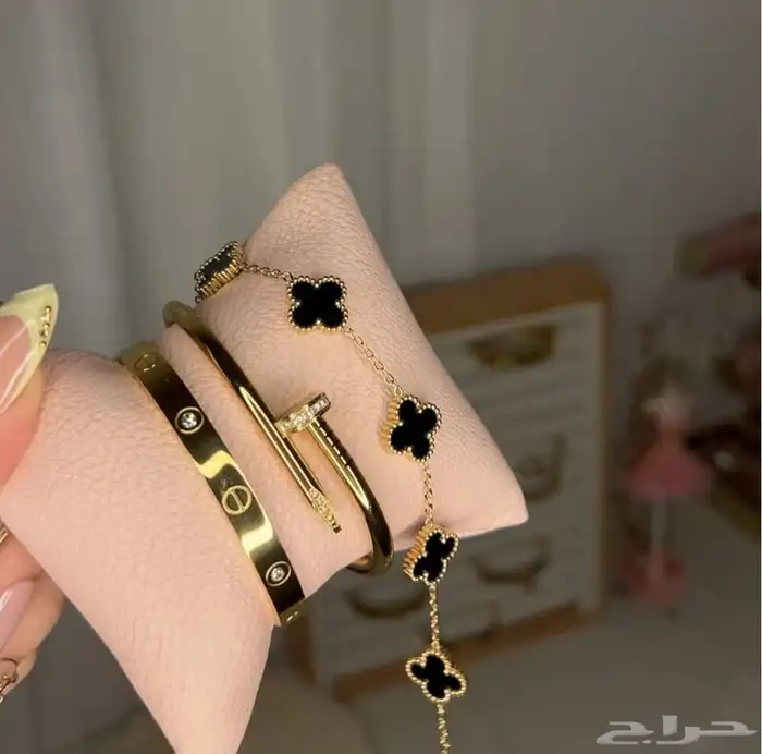اساور ماركات ثلاث اساور مارتير فانكليف عروض فقط 130 ريال 1