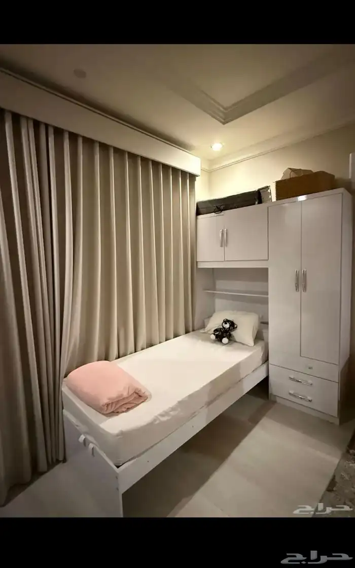 سرير طفل و دولاب نظيف مره 0