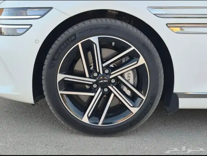 جينيسيس G80 رويال 2025 V4 25