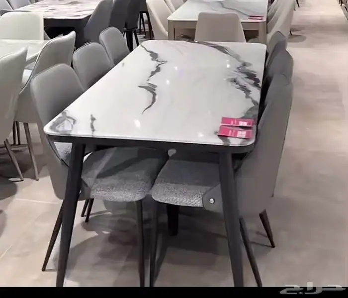 طاوله لون بيج 0