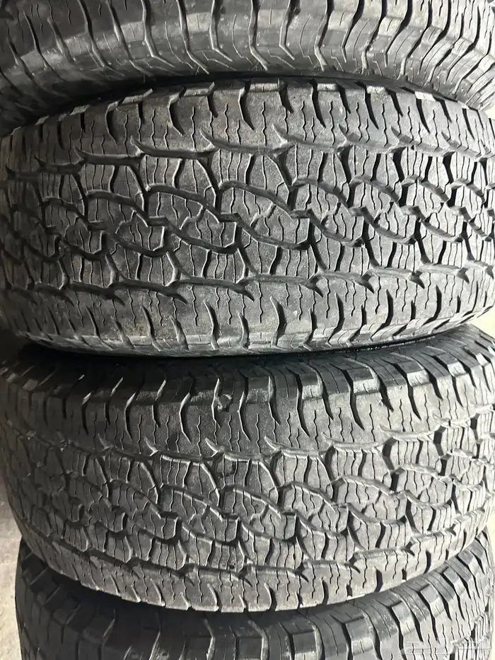 كفرات ربع حجري بي اف قودرتش مقاس 265 70 17 16