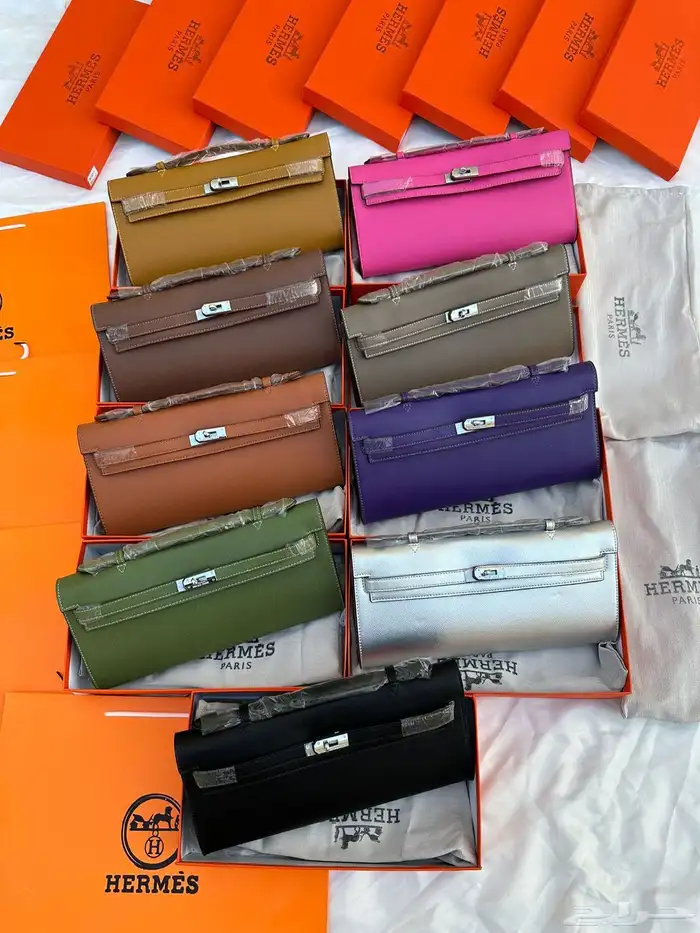شنط ماركات العرض شنطين ب180  والنشطه ب115 فقط 11