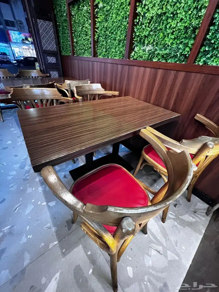 طاولات وكراسي 4