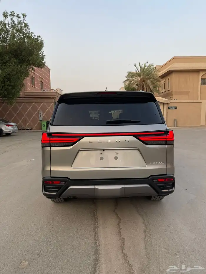 جيب لكسز LX600 موديل 2024 15