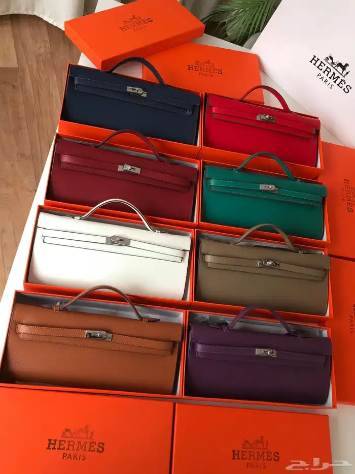 شنط ماركات العرض شنطين ب180  والنشطه ب115 فقط 6