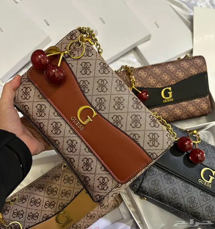 شنط ماركات العرض شنطين ب180  والنشطه ب115 فقط 57