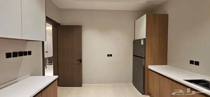 ادوار ارضيه وادوار علويه وشقق حي غصون للبيع 9