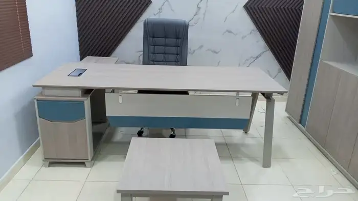 مكتب طقم مقاس مترين و عشرين وكراسي 2